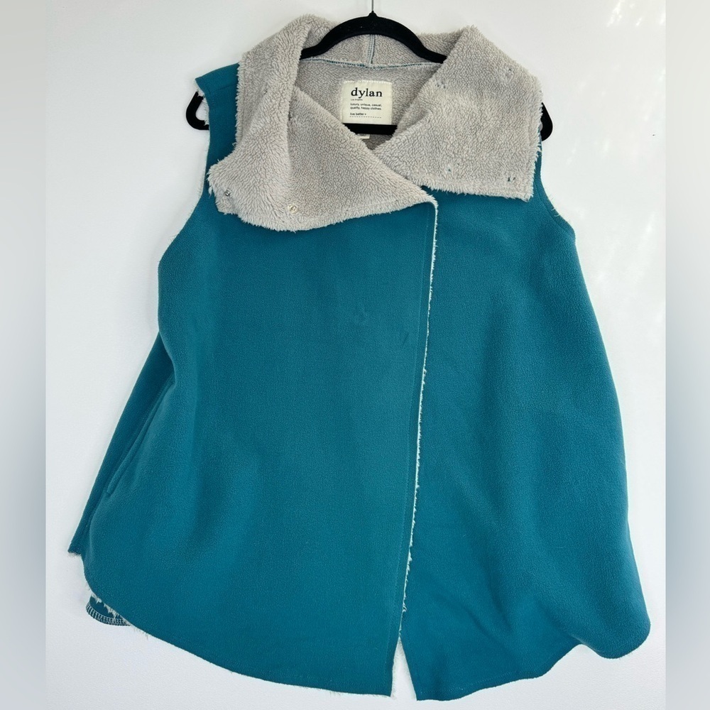 dylan Microfleece Wrap Faux Shearling Lined Vest With Pockets Womens XL